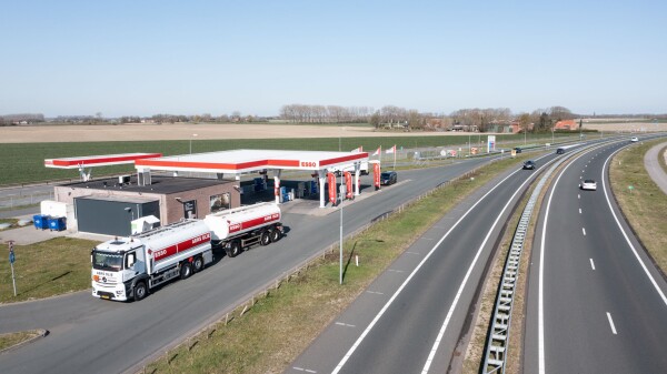 600_tankstation_ijzendijke.jpg