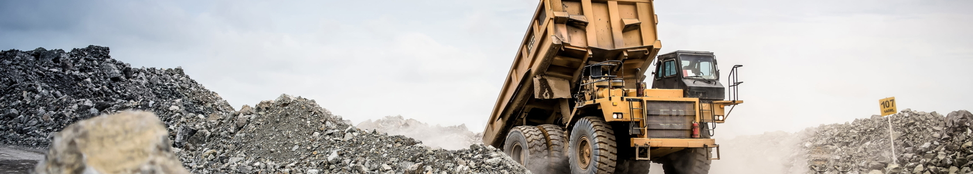 dump truck in actie